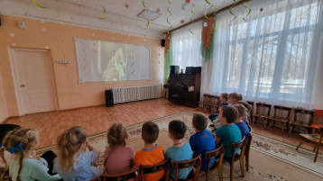 "Веселый день в детском саду: игры, увлекательные презентации и волшебные сказки о воробьях" "Веселый день в детском саду: игры, увлекательные презентации и волшебные сказки о воробьях".