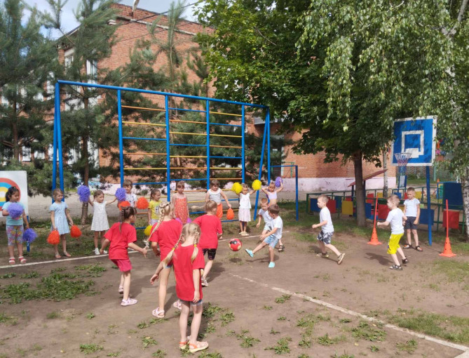 Отмечаем всемирный день футбола Отмечаем всемирный день футбола.